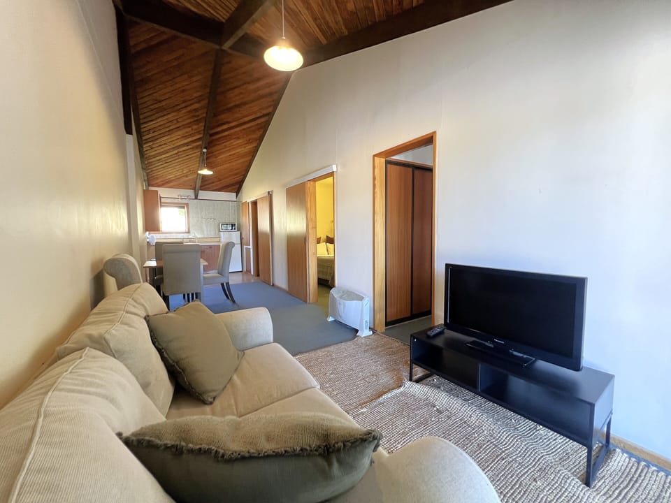 Economy Apartment, Patio, Garden View | Living area