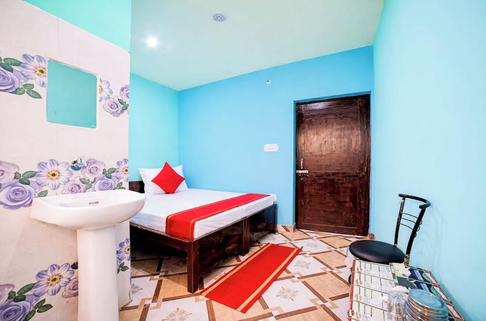 Premium Double Room | Hypo-allergenic bedding, desk, soundproofing, free WiFi