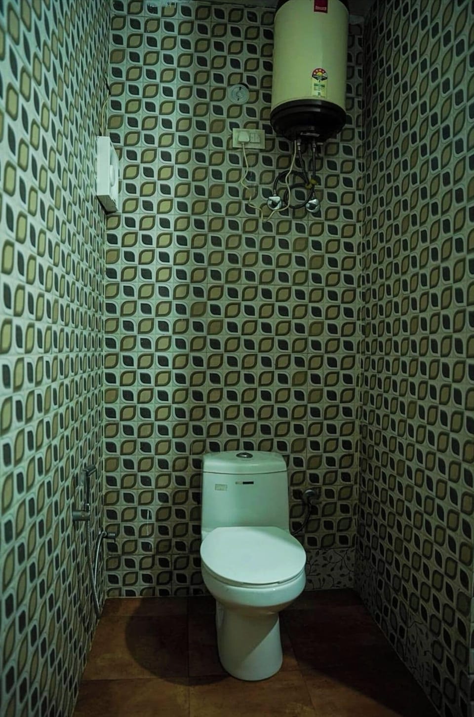 Deluxe Quadruple Room | Bathroom | Shower, rainfall showerhead, slippers, bidet