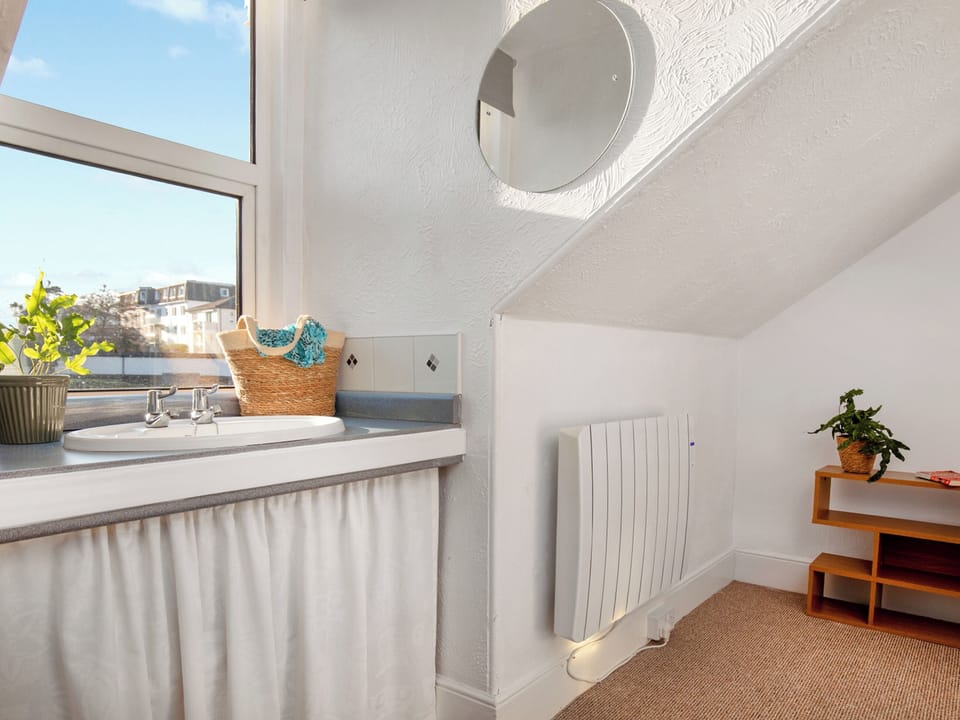 Double bedroom | Roof Tops - Atherfield Apartments, Paignton