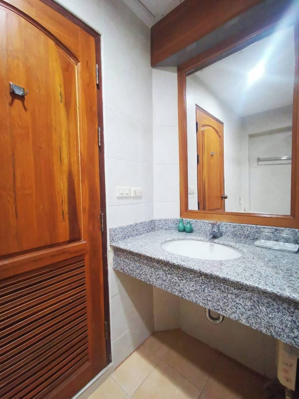 Lanna Deluxe Double | Bathroom | Combined shower/tub, deep soaking tub, rainfall showerhead