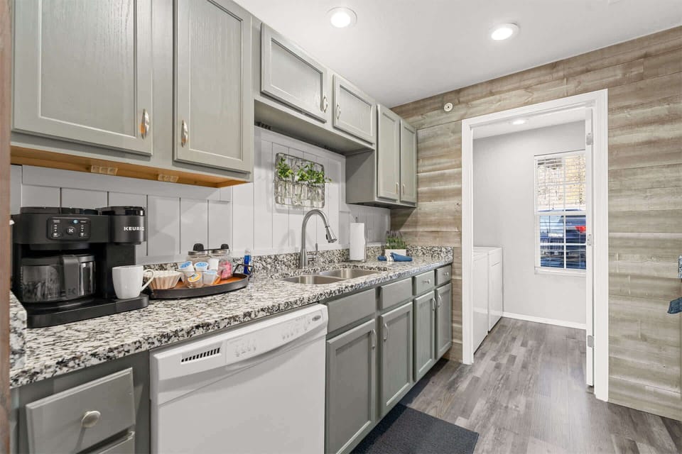 Condo, Multiple Beds, Pool Access, Mountain View (Branson Heights Retreat) | Private kitchen