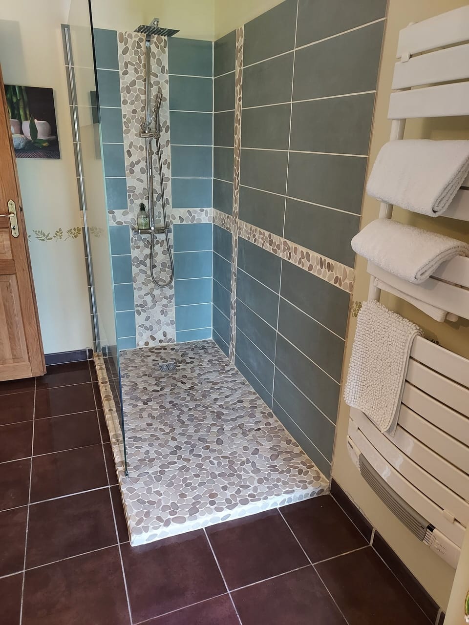 Comfort Double or Twin Room (Forêt) | Bathroom | Combined shower/tub, free toiletries, hair dryer, towels