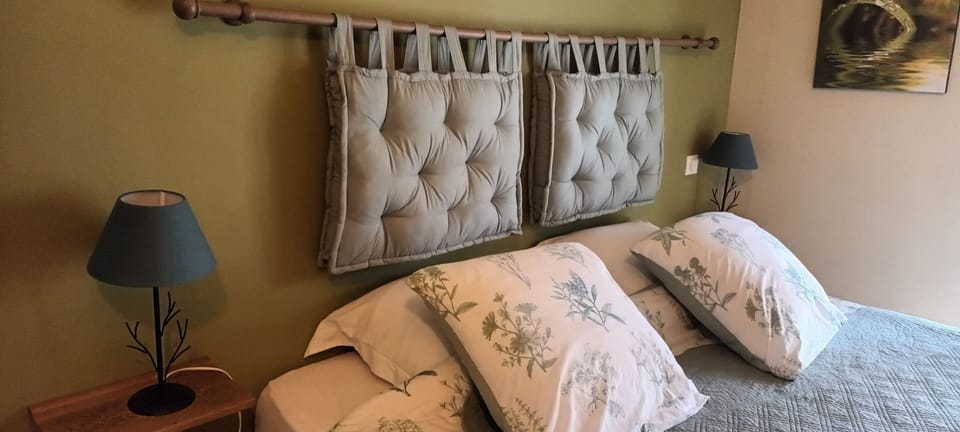 Comfort Double or Twin Room (Forêt) | Premium bedding, memory foam beds, desk, blackout drapes