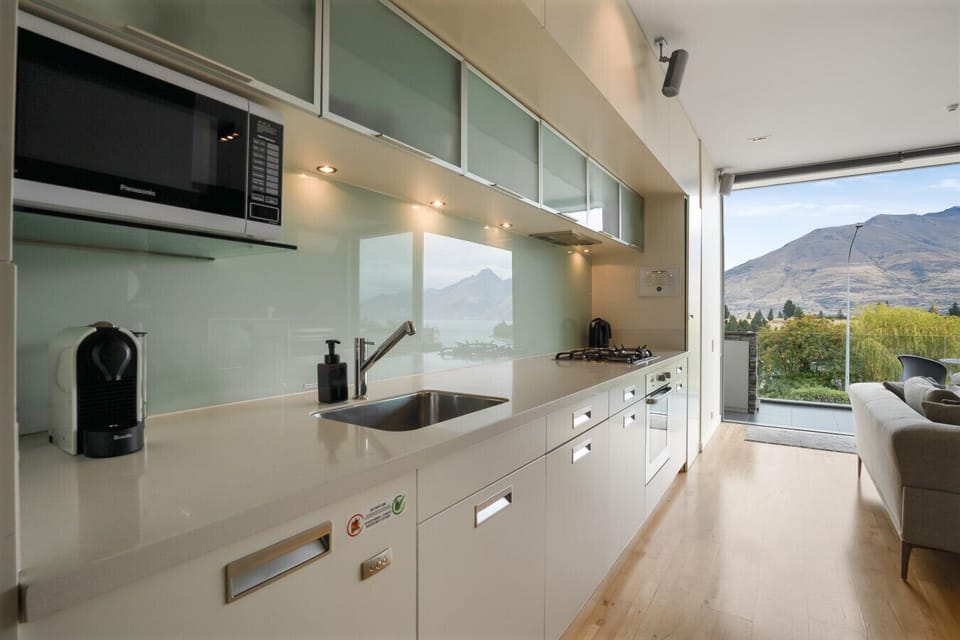 Kitchen with the views