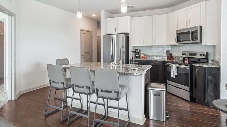 Apartment (2 Bedrooms) | Private kitchen | Fridge, coffee/tea maker