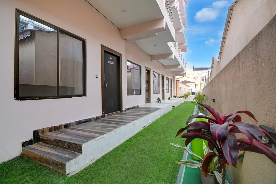 House | Property grounds