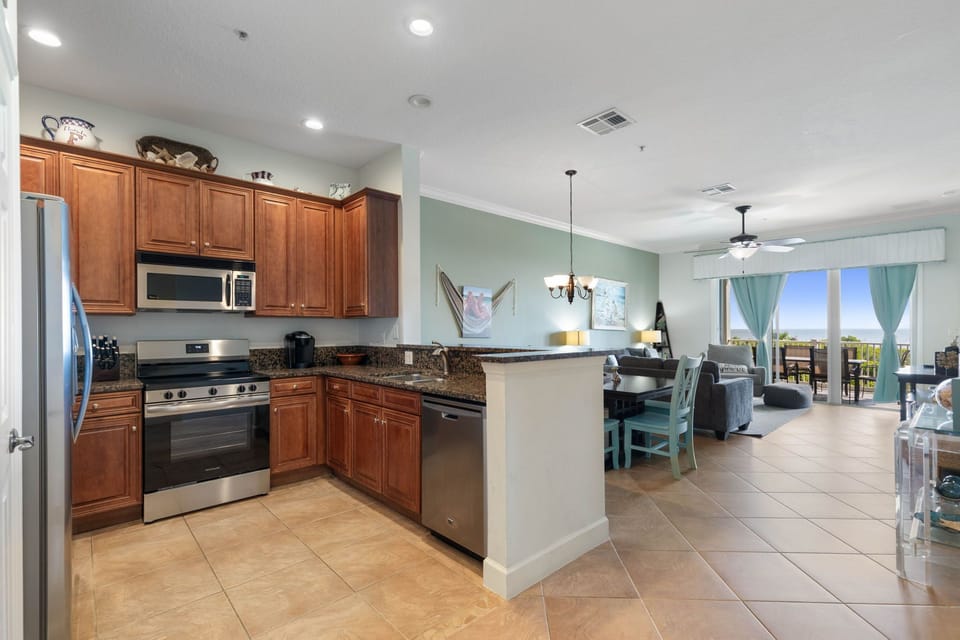 Open Floor Plan for everyone to gather together!