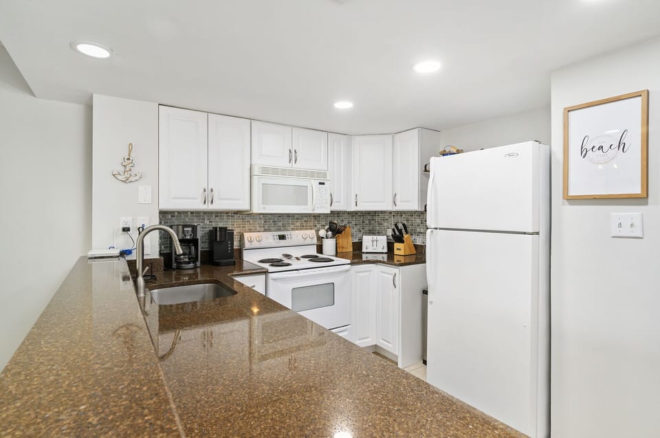 The kitchen has everything you need to cook a nice meal
