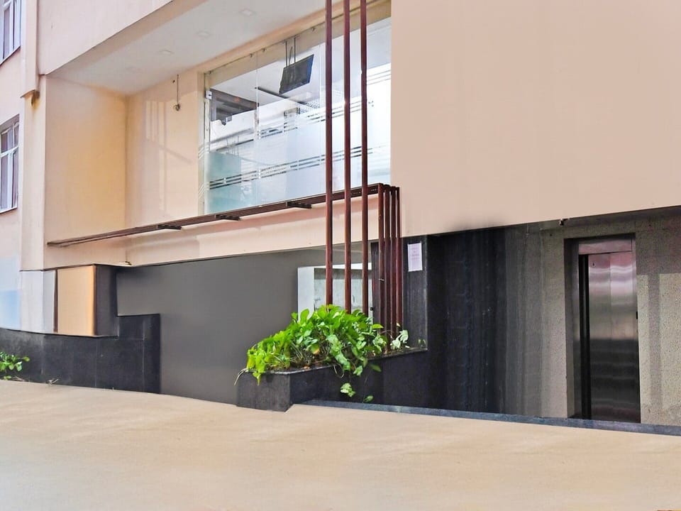 House | Reception