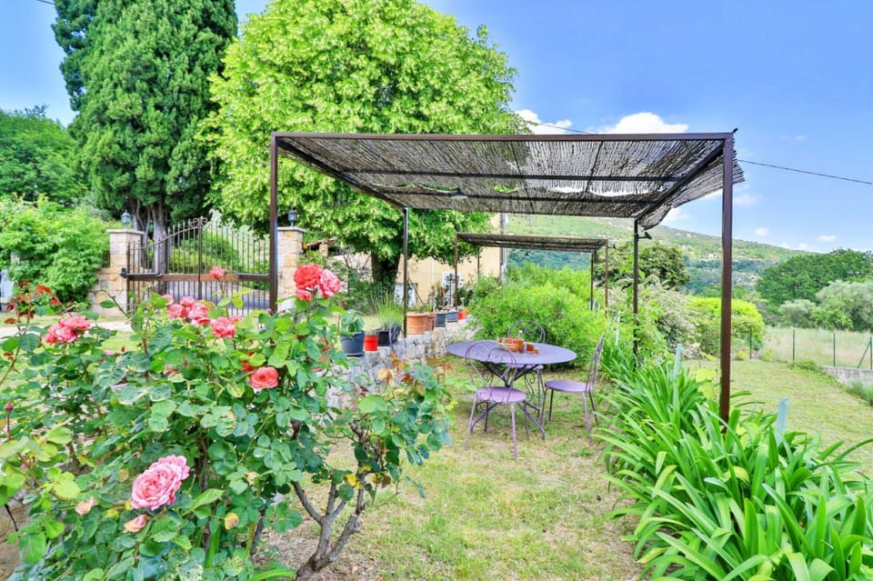 Cottage | Garden