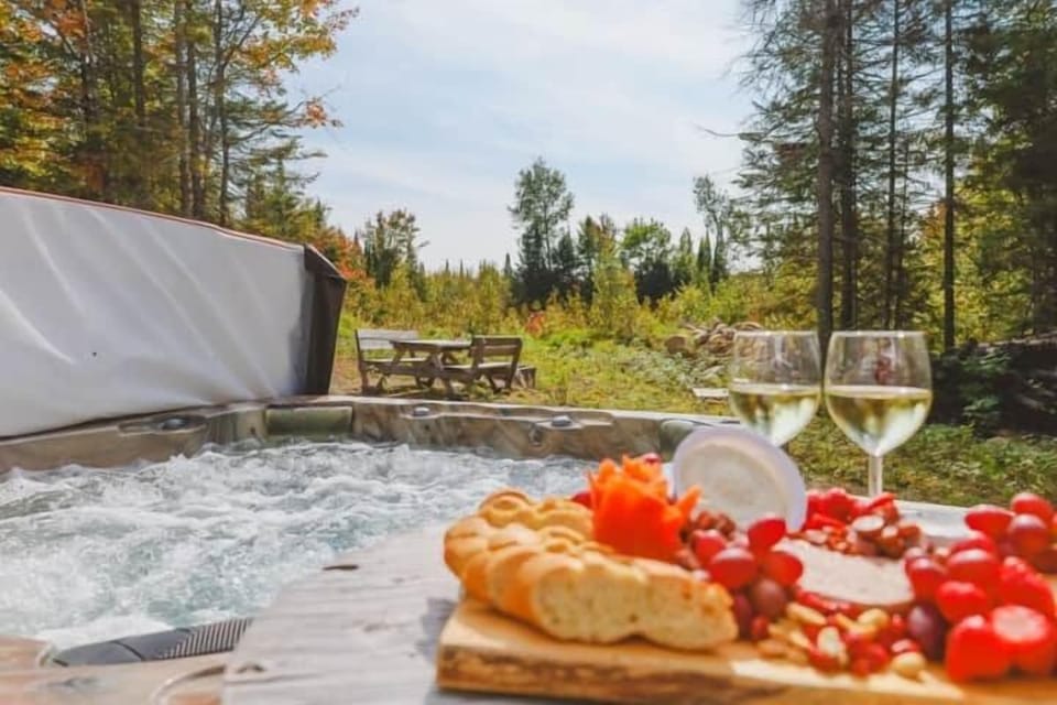Enjoy the 4-season spa anytime, with friends or your significant other