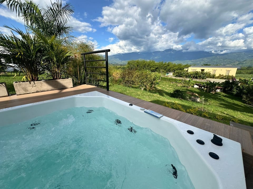 Outdoor spa tub