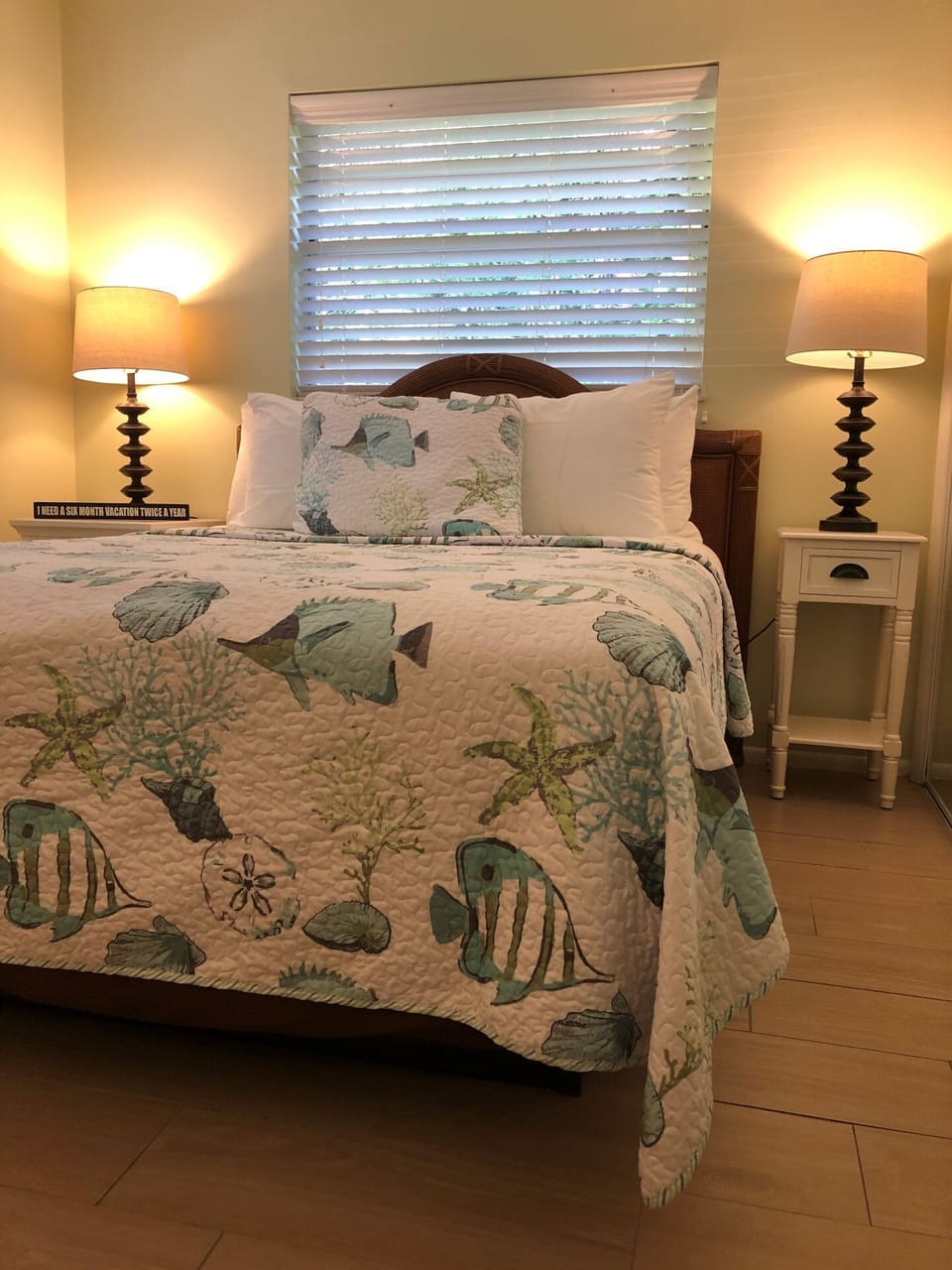 vrbo_cot_queen