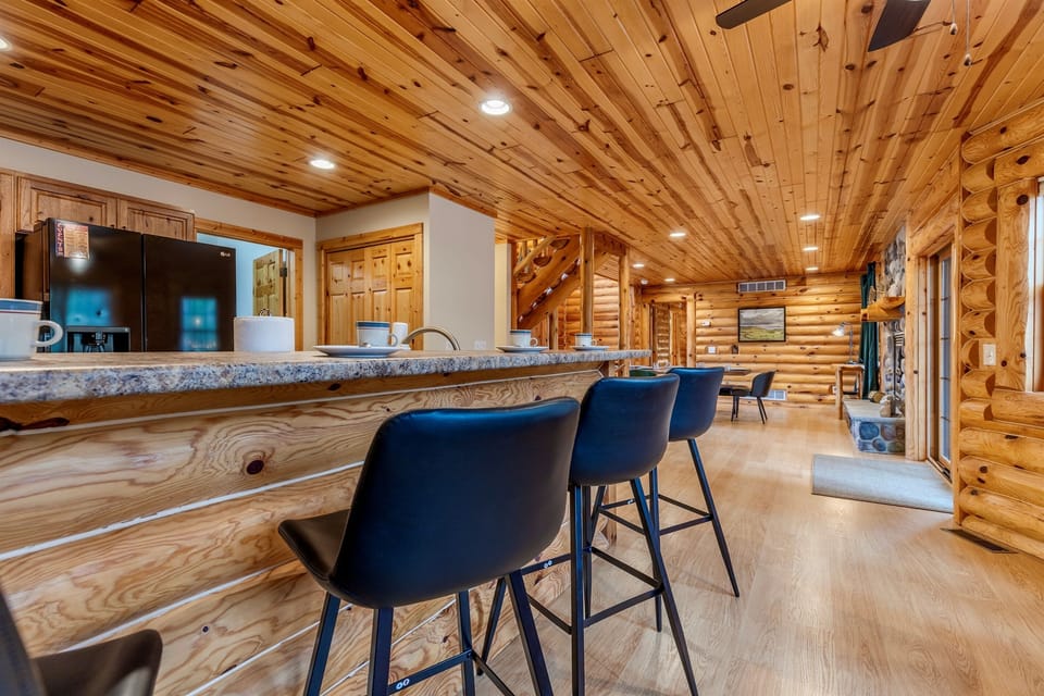 Kitchen space for an extra four to sit.  The kitchen is fully equipped with all your essentials, including coffee, tea, sugar and coffee pods for those one cup coffee drinkers.