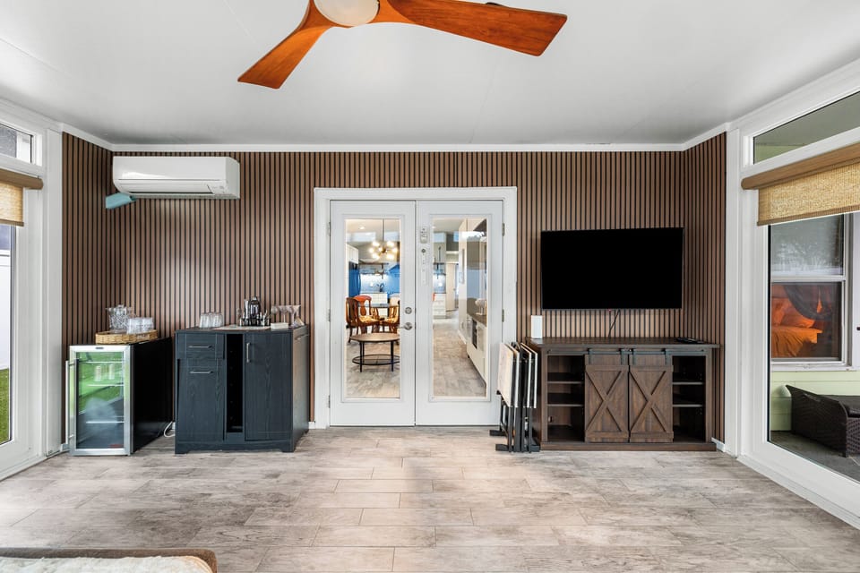 Indoor outdoor flow with plenty of space