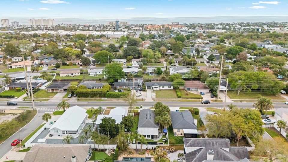 Jacksonville Beach neighborhood near the ocean