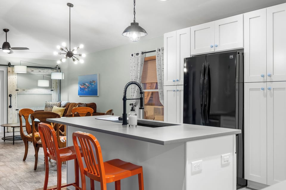 Fully equipped kitchen with island and seating