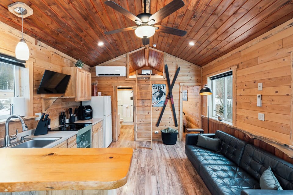 464 sq ft of thoughtfully designed tiny cabin living near Schweitzer Mountain.
