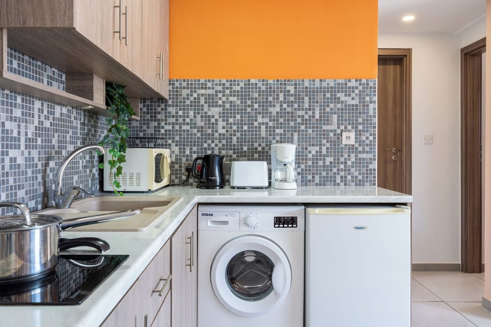 Apartment, 1 Double Bed with Sofa bed, Kitchenette, Sea View | Private kitchenette | Coffee/tea maker, mini-fridge, microwave, stovetop