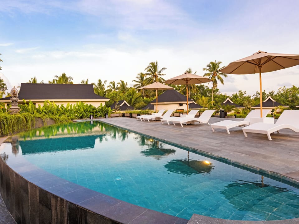 Infinity pool