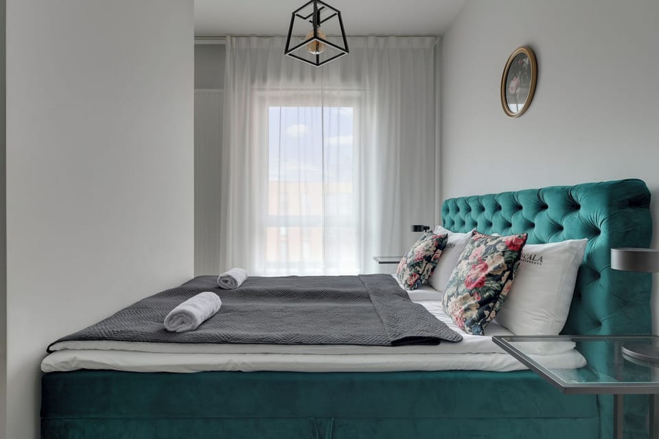 Iron/ironing board, WiFi (free), bed sheets