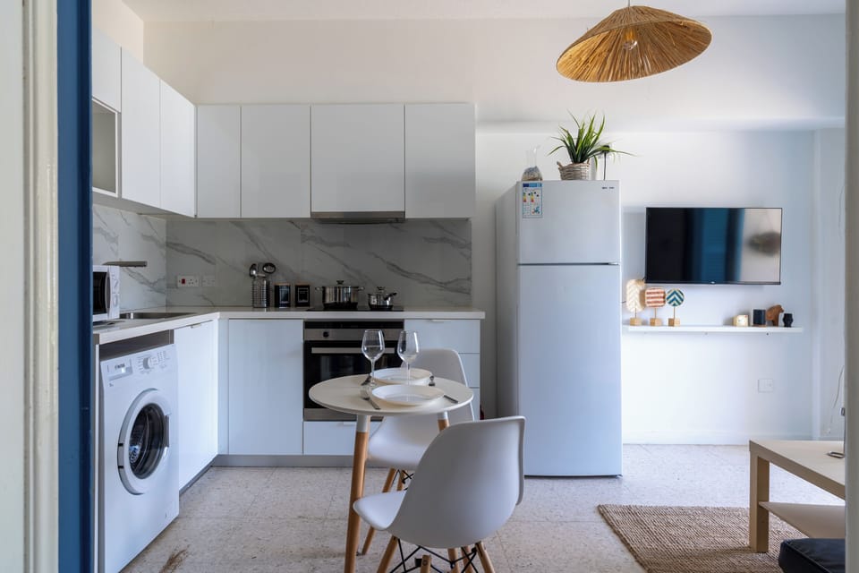 Apartment, 1 Double Bed with Sofa bed, Kitchen, City View | Private kitchen | Coffee/tea maker, full-size fridge, microwave, oven