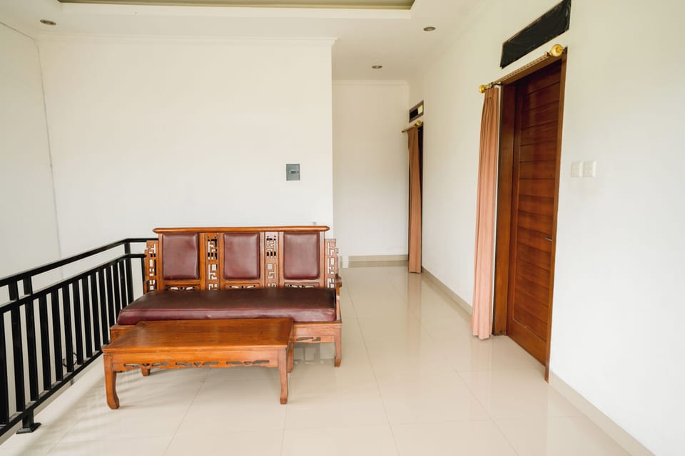 Deluxe Room | Desk, free WiFi