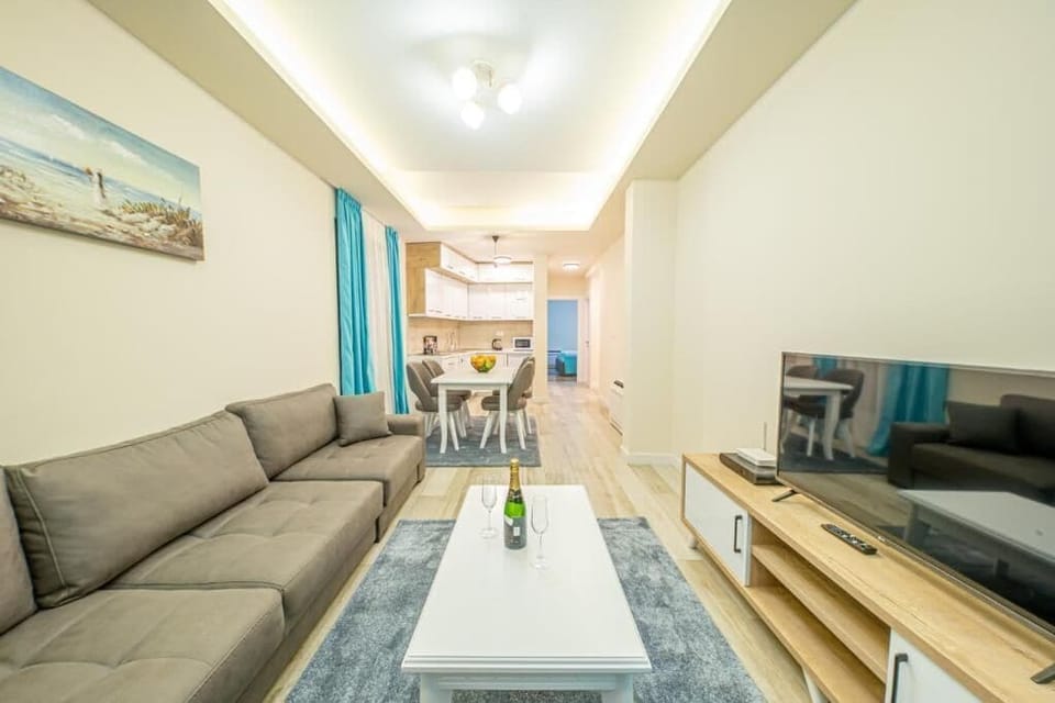 Comfort Apartment, Sea View | Living area