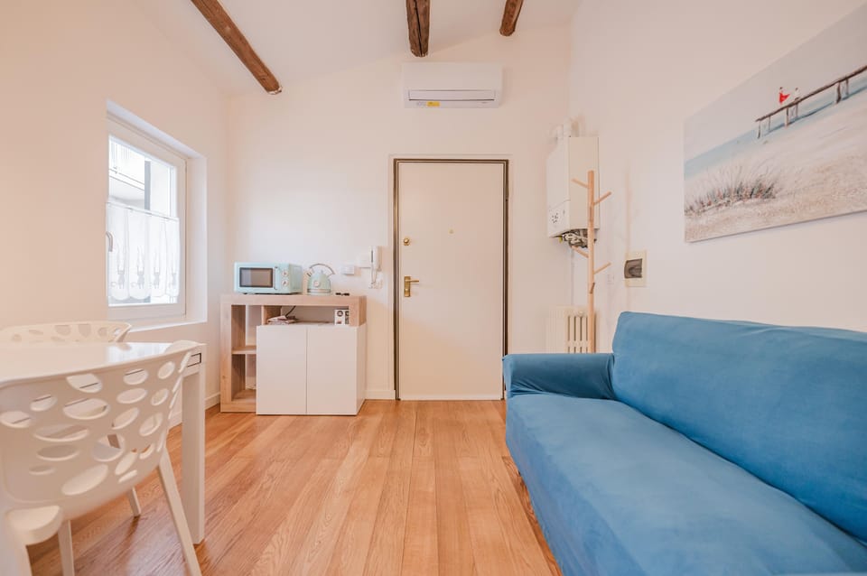 Apartment | Living area | Flat-screen TV