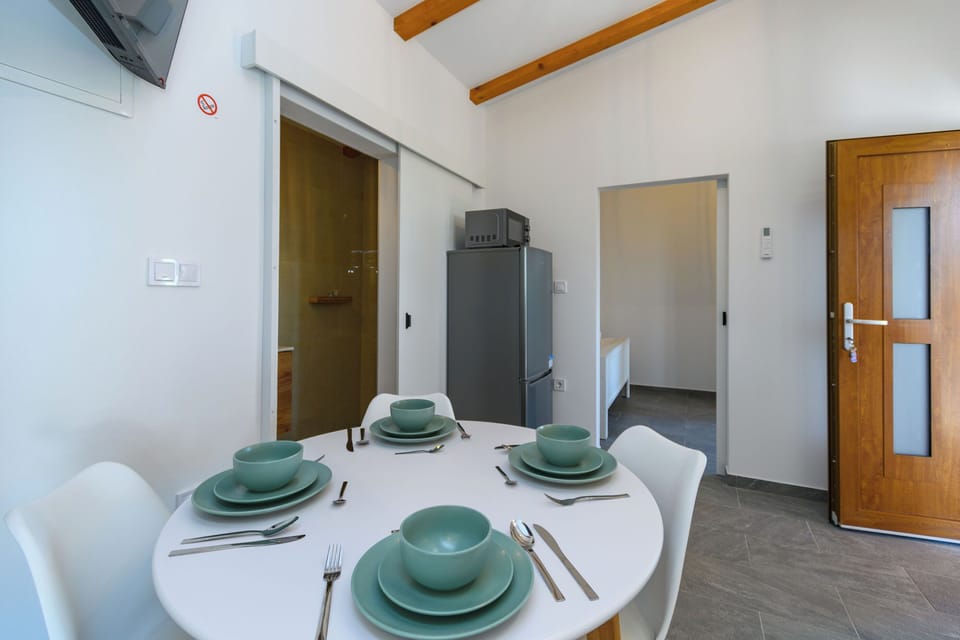House | Private kitchen | Fridge, microwave, stovetop, dishwasher