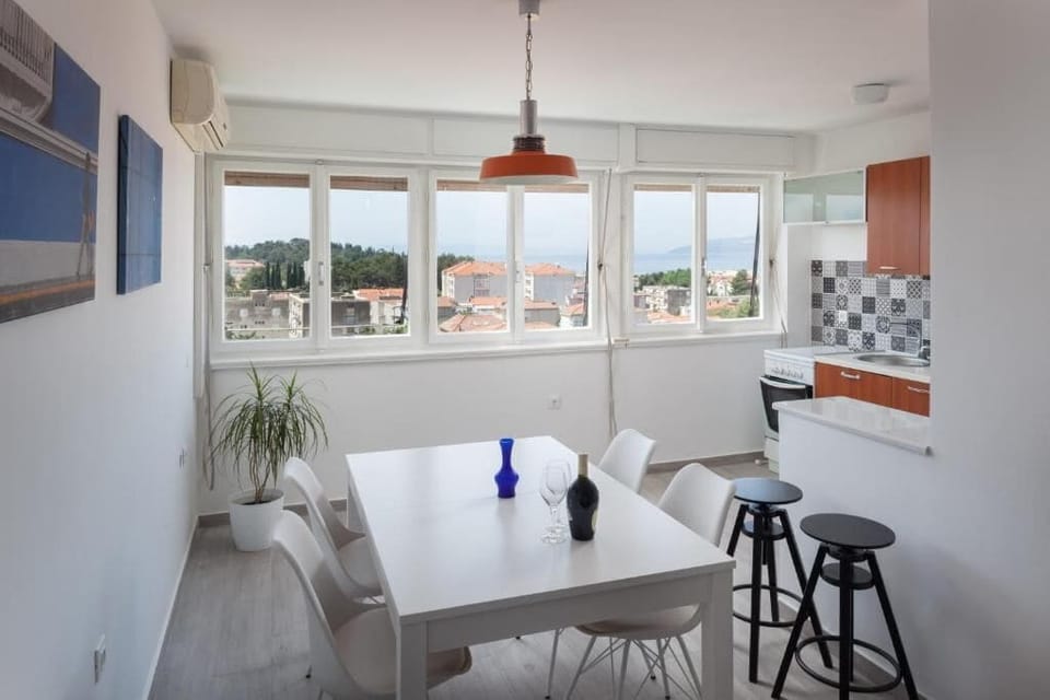 Apartment (A1) | Dining