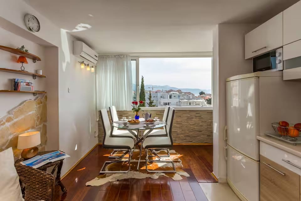 Apartment (A1) | Private kitchen | Fridge, microwave, stovetop, espresso maker