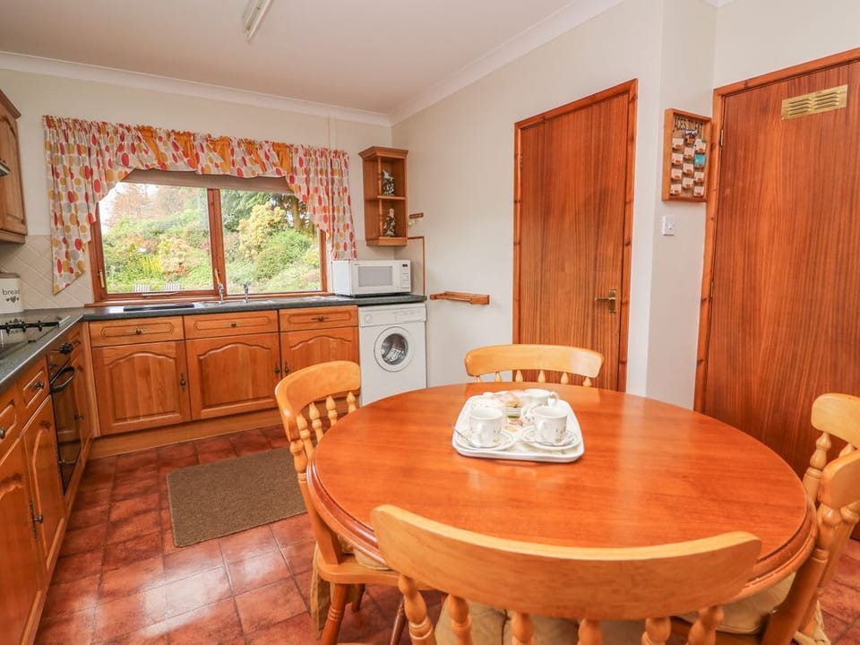 Drainbyrion Farm House