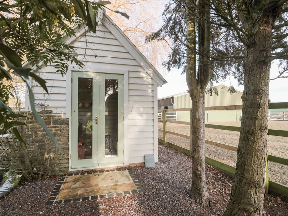 Shades Farm Summerhouse