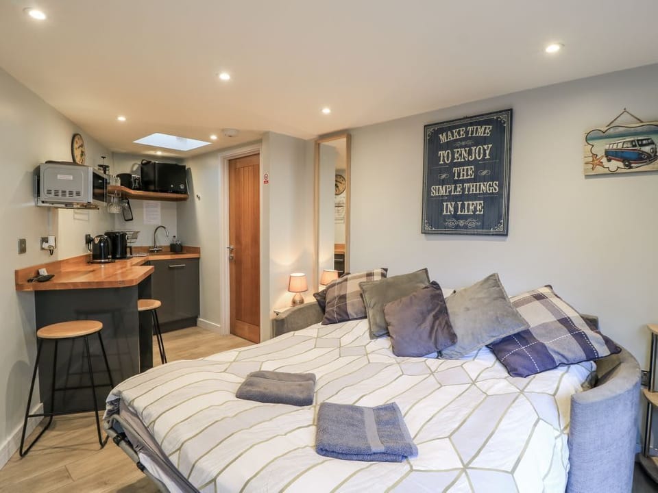 The Chill Garden Room