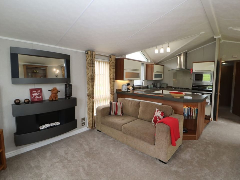 No 8 Hillcote Lodge