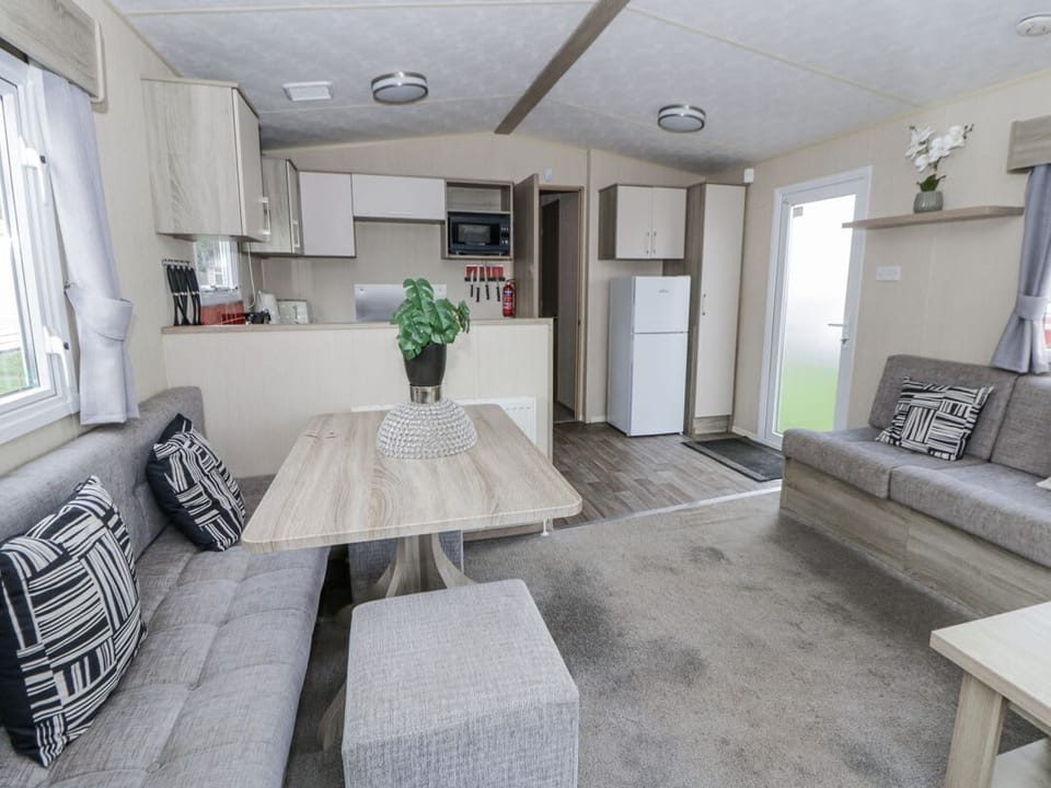 Brynowen Holiday Park - 22432