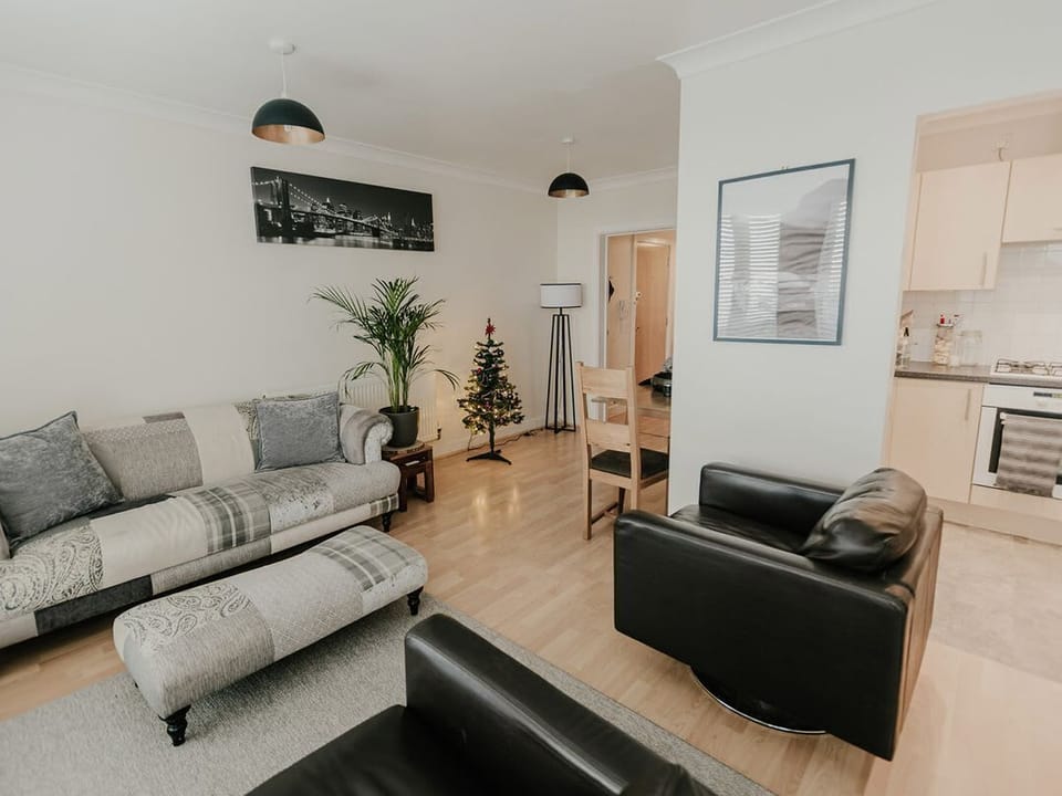 5 Mariners Wharf