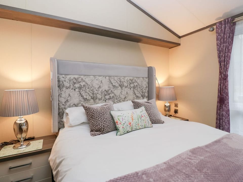 Feather Hill Lodge White Cross Bay, Skiptory Howe 38