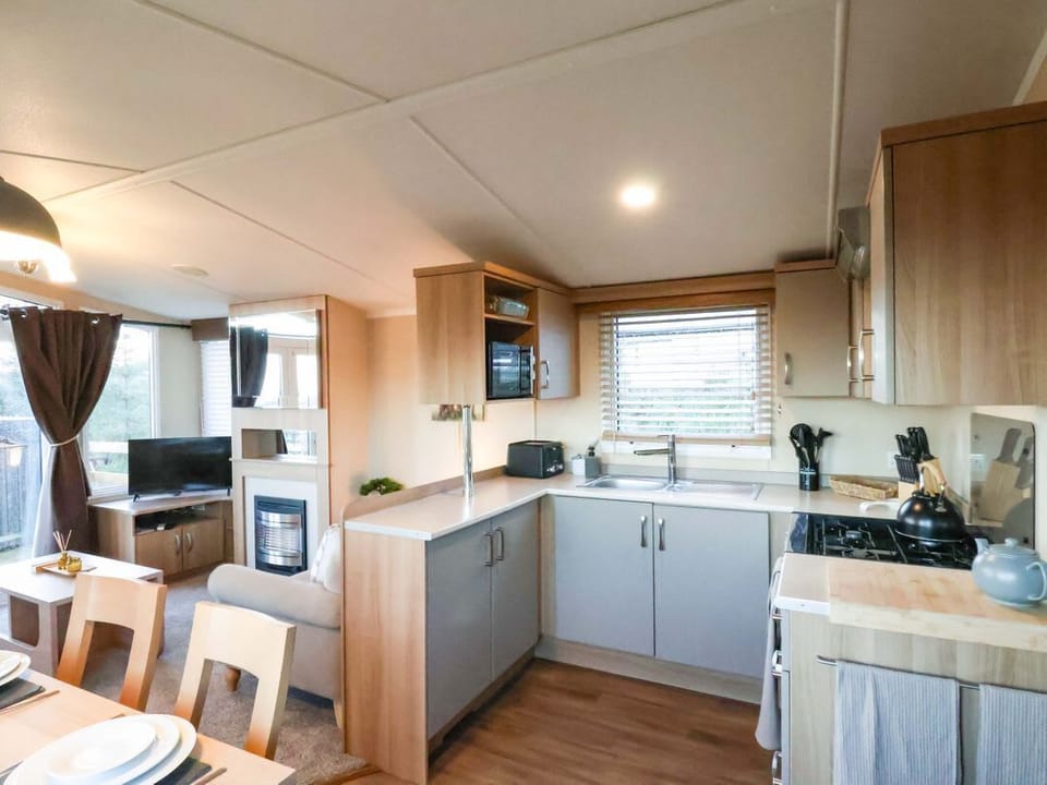 Swift Cabin