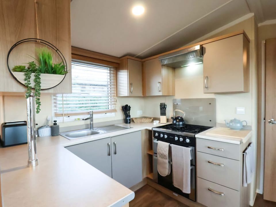 Swift Cabin