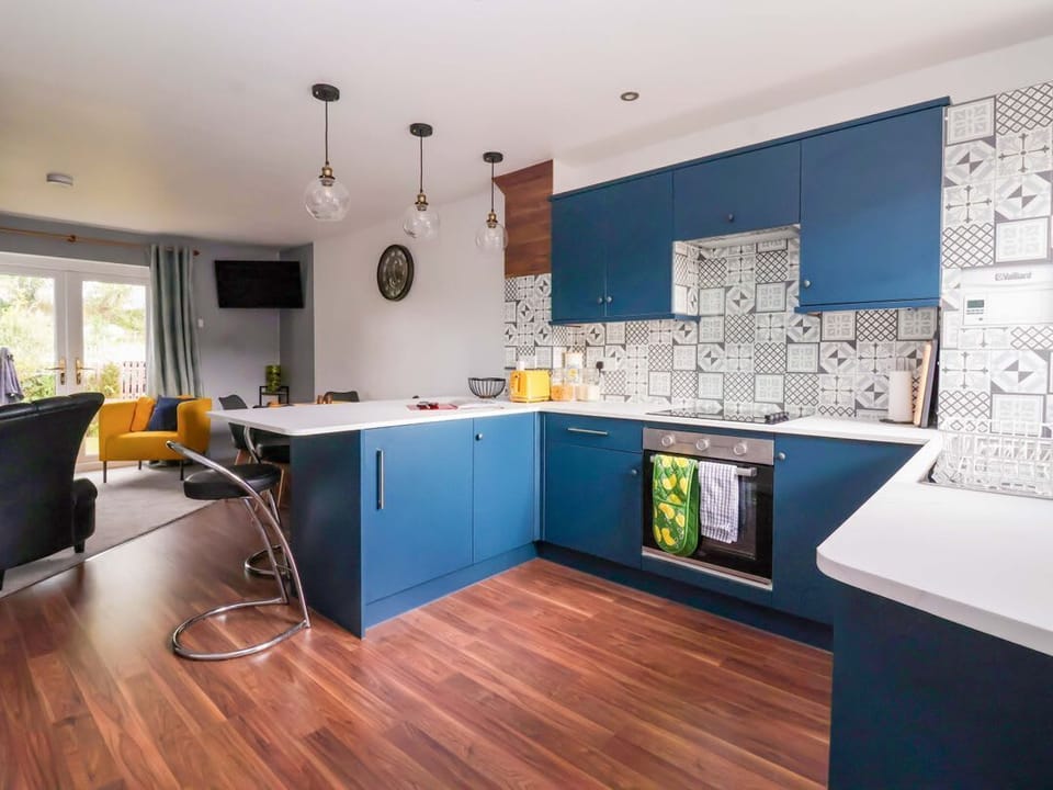 8 Wharfedale Mews