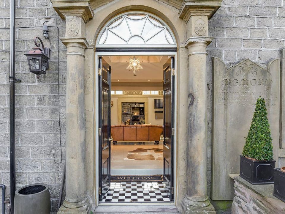 Old Chapel House