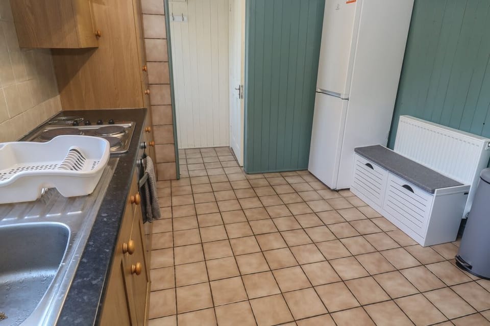 28 Guildford Road
