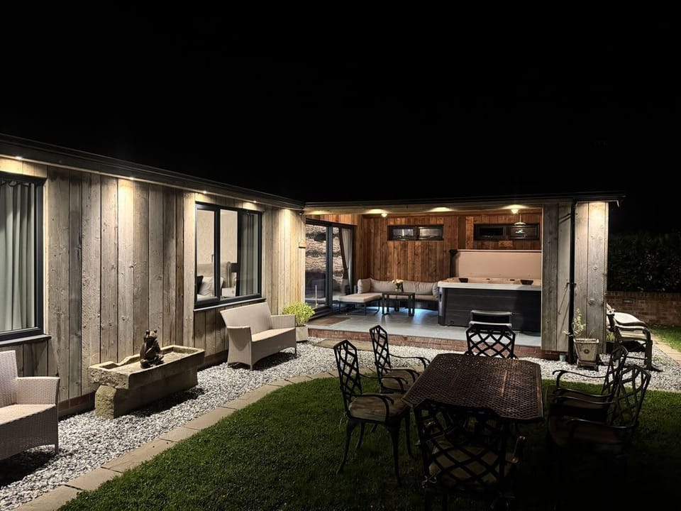 Wayside Lodge