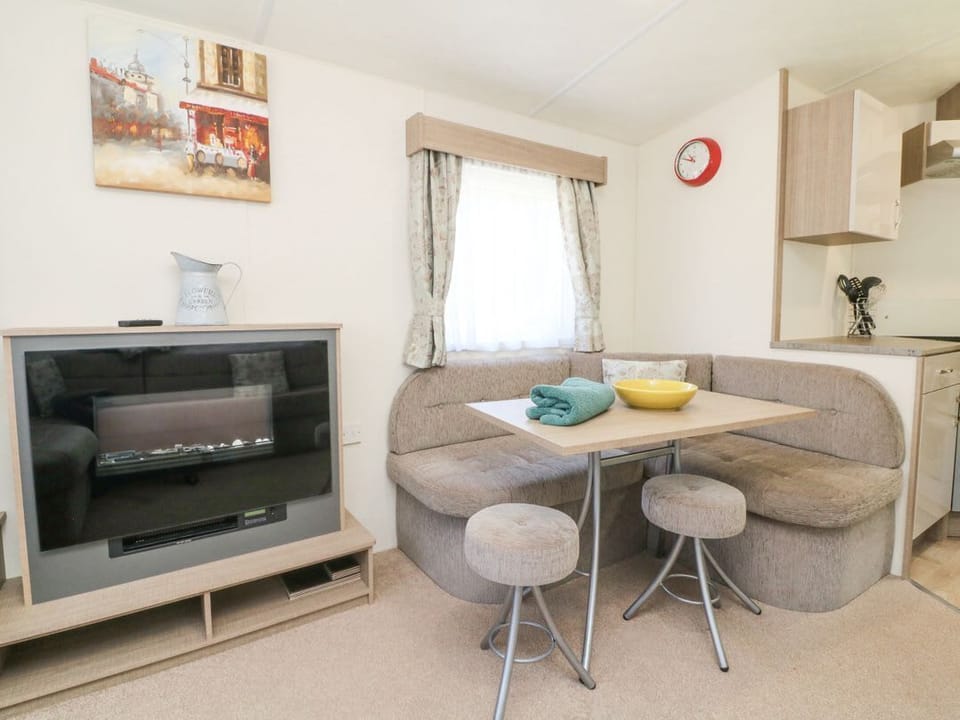 23 Manleigh Park
