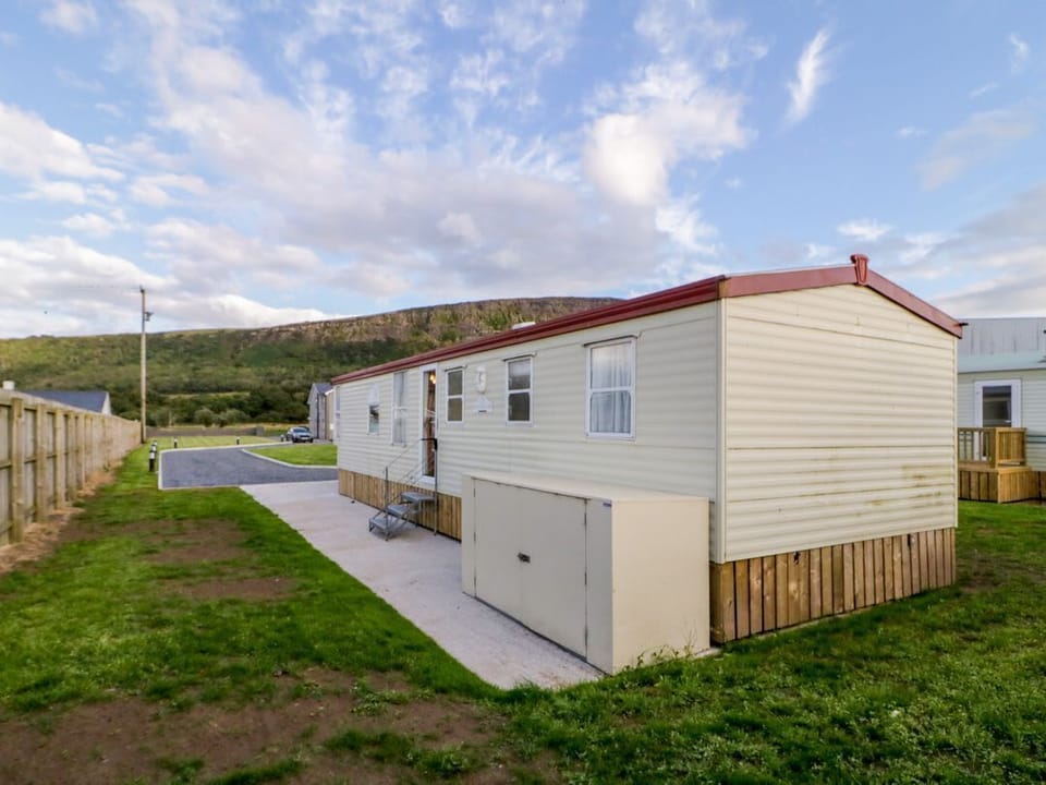 Meric Stone Holiday lets Caravan 1