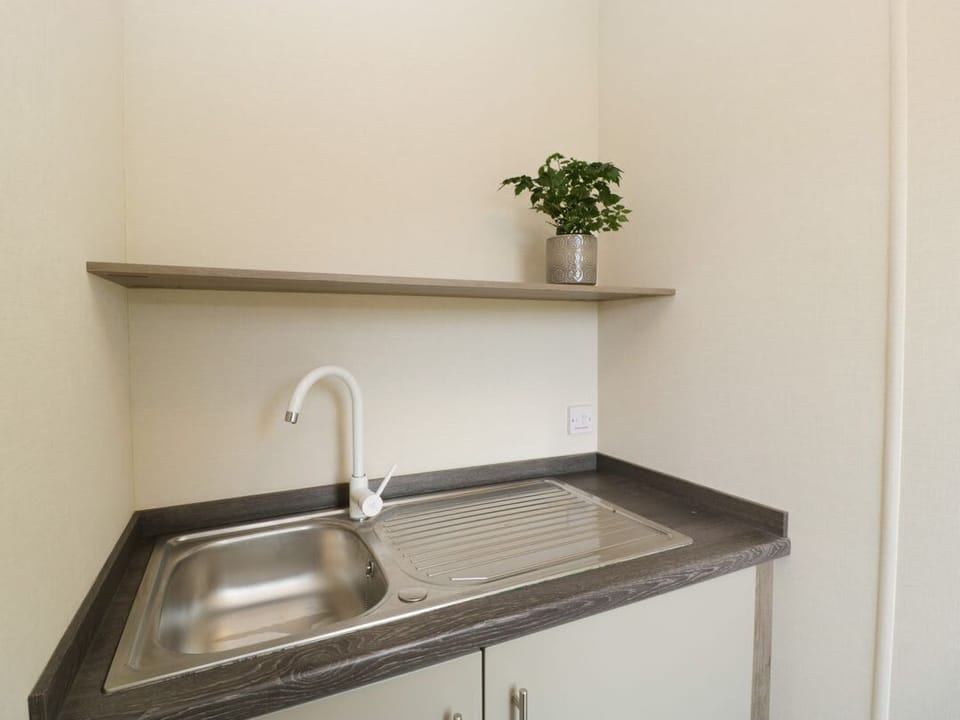 Hill View, Lilac Lodge