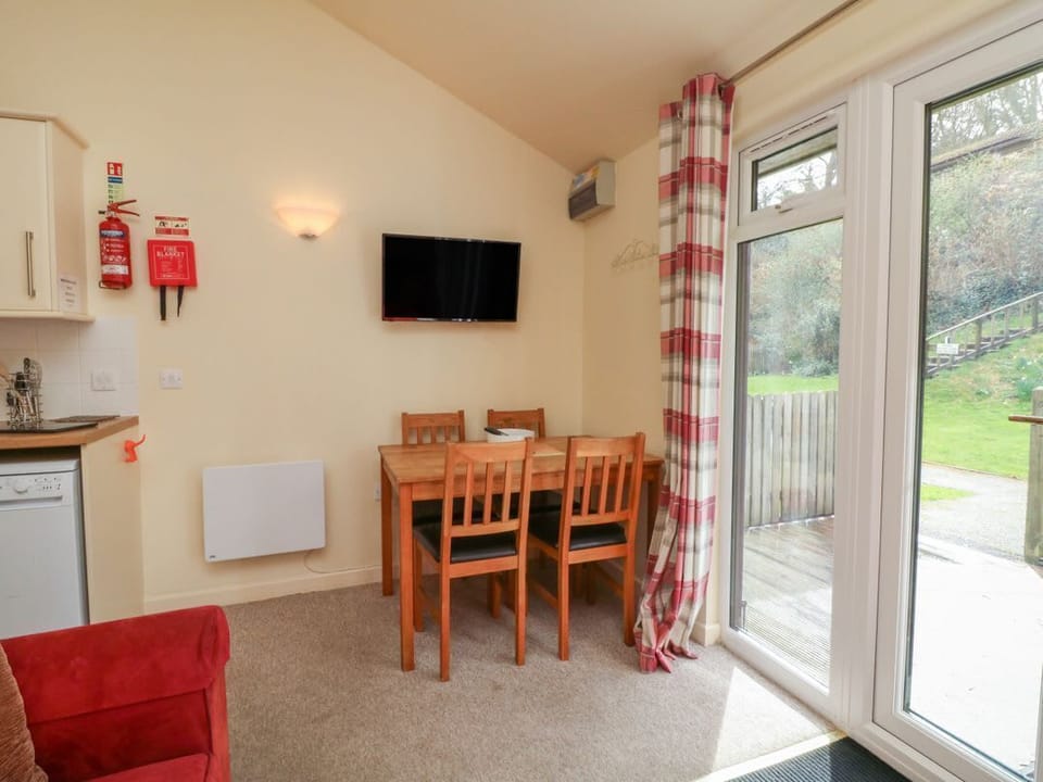 7 Manleigh Park